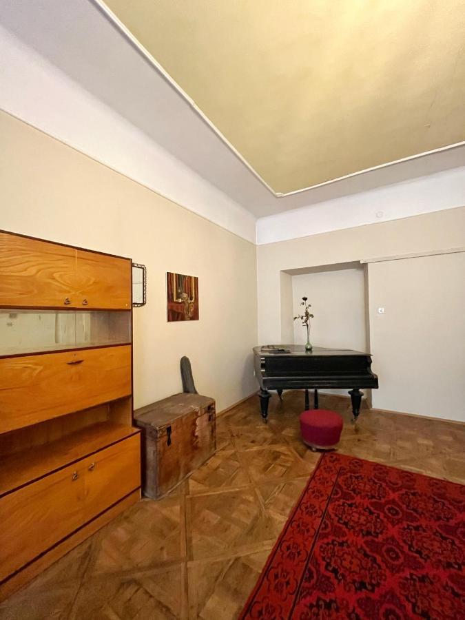 Old Town Rooms Wielopole Krasków Eksteriør bilde